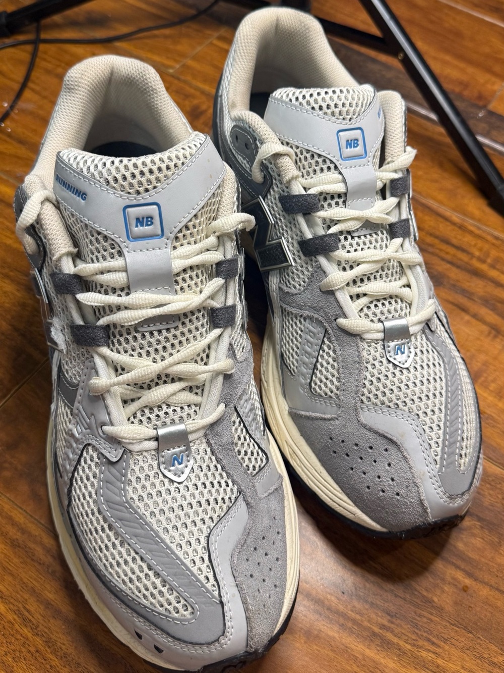 New Balance Men's Gray and Cream Mesh Athletic Sneakers with box.